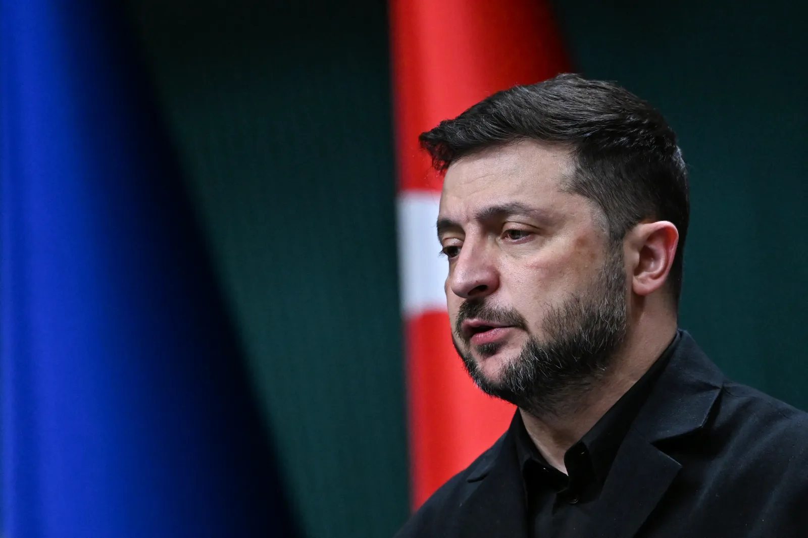 Позиції США, Росії та України щодо майбутнього Донбасу розійшлися: що означають заяви Зеленського про мирний план